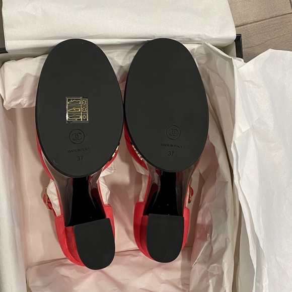 CHANEL Mary Janes Platform Heels, Dark Pink & Black - Retail $1300, NIB - Picture 11 of 13